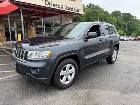 Used 2013 Jeep Grand Cherokee Laredo AWD/4WD image 1