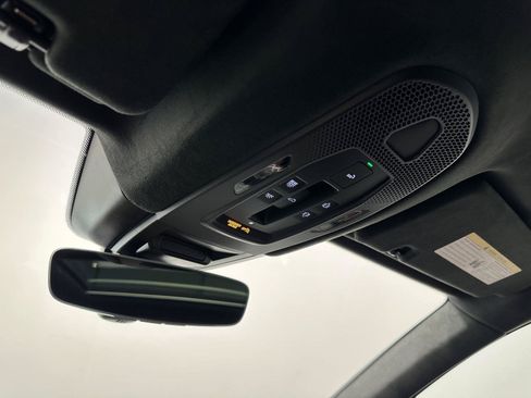 Certified 2025 Porsche Cayenne Turbo AWD/4WD image 34