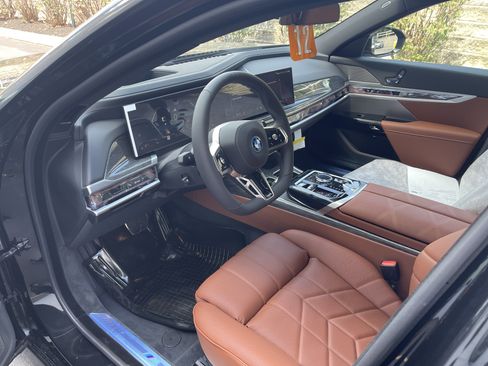 Used 2026 BMW 750e xDrive image 13