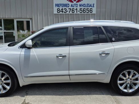 Used 2016 Buick Enclave Premium w/ Experience Buick Package FWD image 3