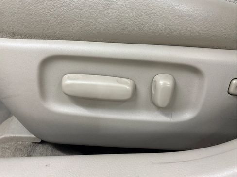 Used 2011 Toyota Avalon image 25