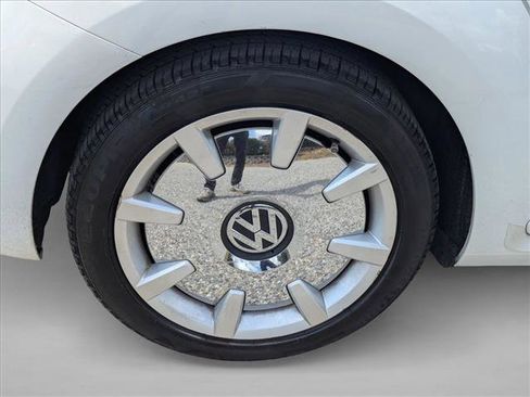 Used 2017 Volkswagen Beetle 1.8T SEL FWD image 8