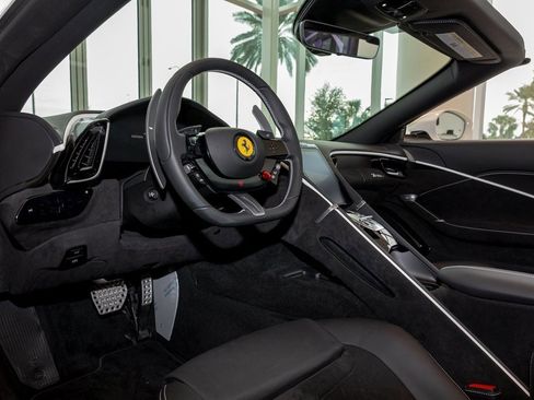 Used 2024 Ferrari Roma Spider image 18