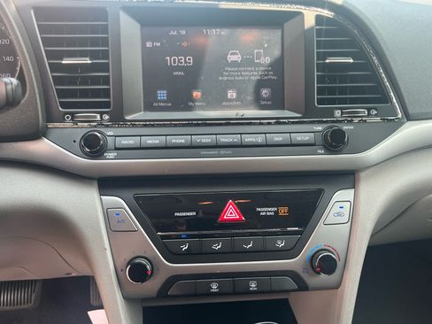 Used 2018 Hyundai Elantra SEL FWD image 15