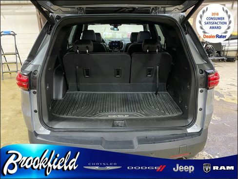 Used 2023 Chevrolet Traverse LT image 13