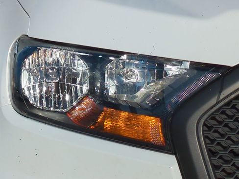 Used 2020 Ford Ranger XL w/ Equipment Group 101A Mid image 10