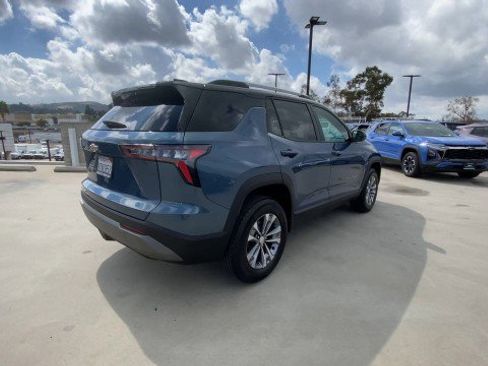 Used 2025 Chevrolet Equinox LT w/ Convenience Package II image 8