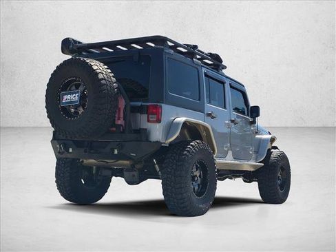 Used 2015 Jeep Wrangler Unlimited Rubicon w/ Connectivity Group AWD/4WD image 5