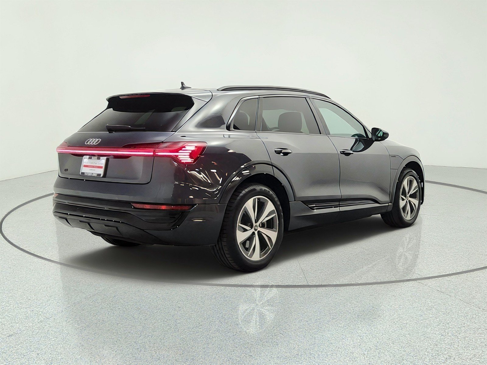Used 2024 Audi Q8 e-tron Premium AWD/4WD image 5
