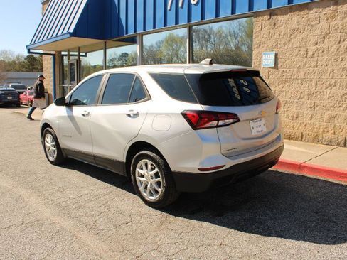 Used 2022 Chevrolet Equinox LS image 5