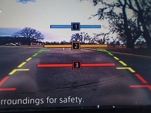 Used 2011 Nissan Frontier SL w/ Moonroof Pkg image 37