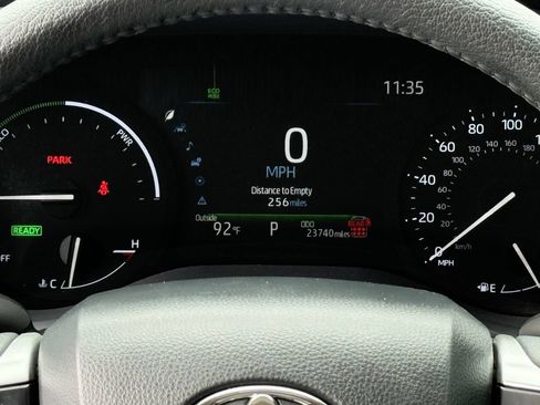 Used 2025 Toyota Sienna XLE w/ XLE Plus Package FWD image 19