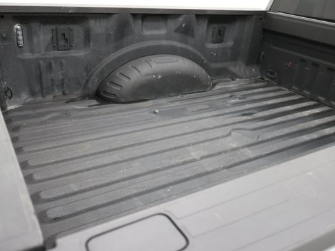 Used 2023 Ford F250 XLT w/ Black Appearance Package AWD/4WD image 5