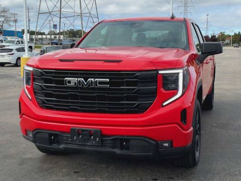 Certified 2022 GMC Sierra 1500 Elevation w/ LPO, Elevation Black Package image 7