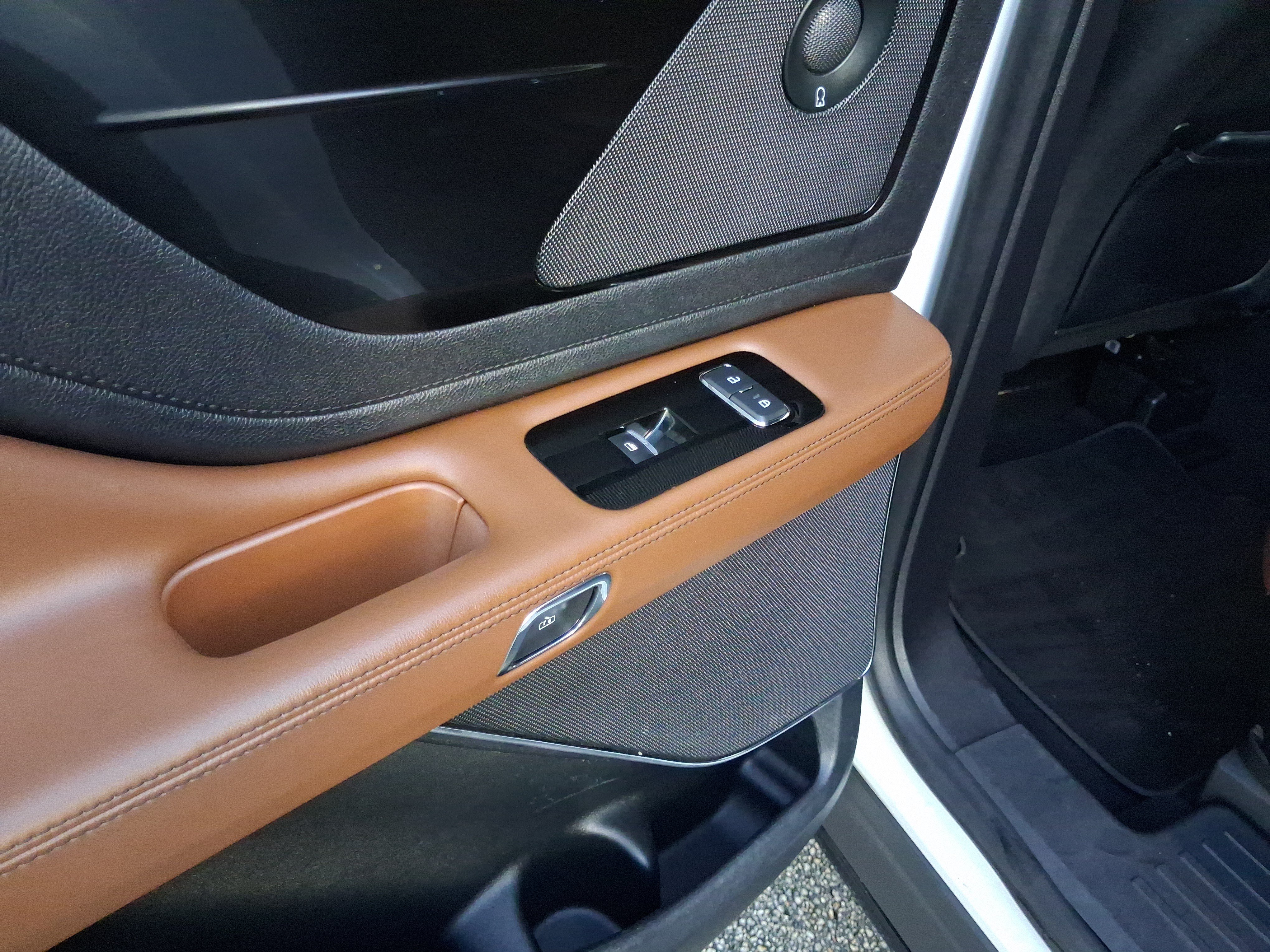 Used 2020 Lincoln Aviator Reserve w/ Equipment Group 201A RWD image 10