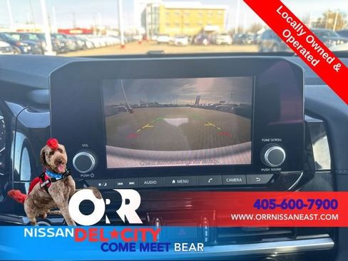 Used 2024 Nissan Pathfinder SV image 25