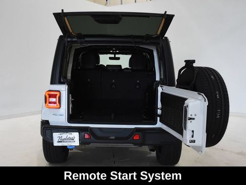 Used 2023 Jeep Wrangler Unlimited Sahara w/ Cold Weather Group AWD/4WD image 9