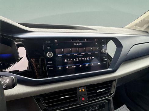 Used 2022 Volkswagen Taos SE FWD image 23