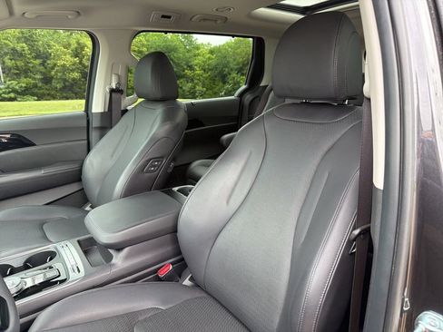 Used 2025 Kia Carnival SX Prestige FWD image 16