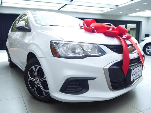 Used 2018 Chevrolet Sonic LT image 1