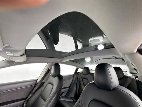 Used 2018 Tesla Model 3 Long Range image 10