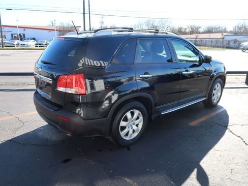 Used 2013 Kia Sorento LX w/ Convenience Pkg image 3