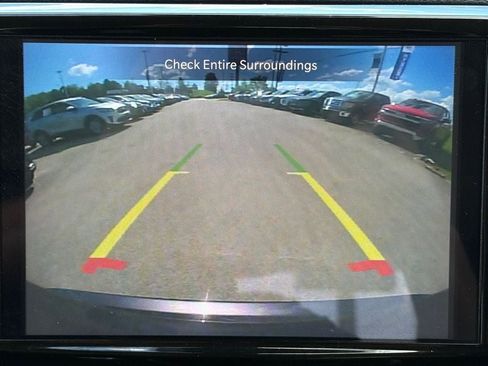 Used 2023 Chrysler Pacifica Touring-L FWD image 28