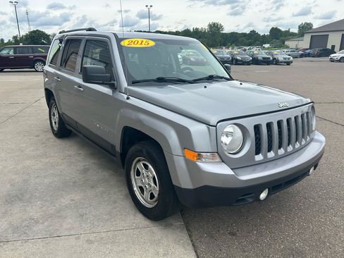 Used 2015 Jeep Patriot Sport w/ Power Value Group FWD image 3