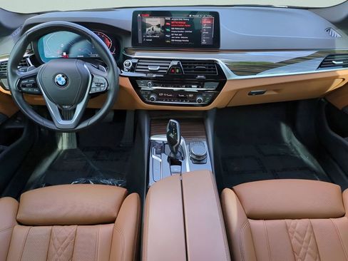 Used 2023 BMW 540i w/ Premium Package image 13