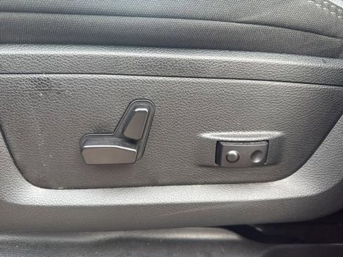 Used 2024 RAM 2500 Big Horn w/ Bed Utility Group image 19