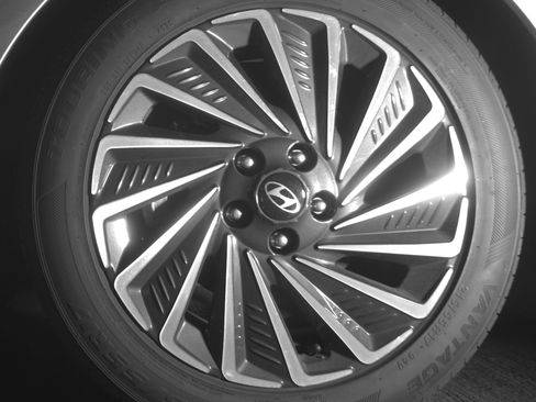 Used 2025 Hyundai Sonata SEL image 12