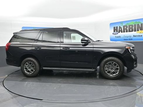 New 2026 Ford Expedition Active RWD image 7
