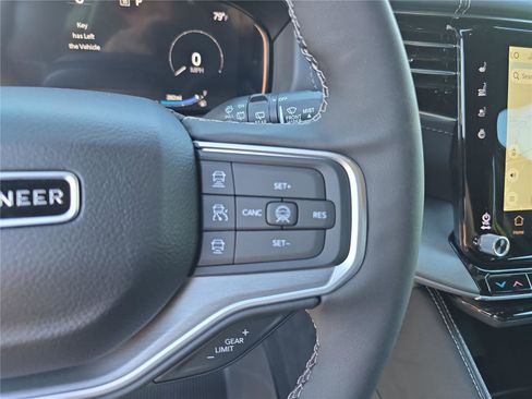 New 2026 Jeep Grand Wagoneer Limited AWD/4WD image 31