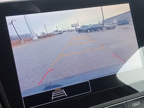 Used 2023 Chevrolet Malibu LT image 17