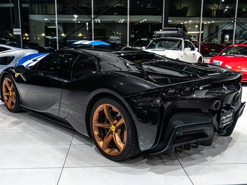 Used 2021 Ferrari SF90 Stradale image 2
