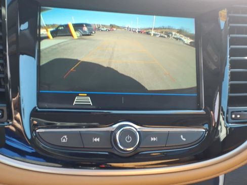 Used 2019 Chevrolet Trax LT w/ LT Convenience Package image 21