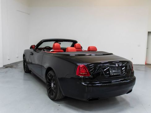 Used 2020 Rolls-Royce Dawn RWD image 25