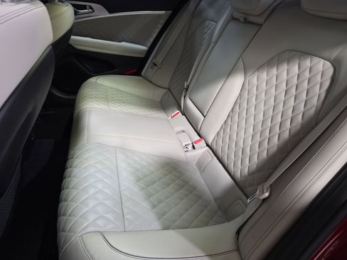 Used 2022 Genesis G70 3.3T w/ Sport Prestige Package image 13