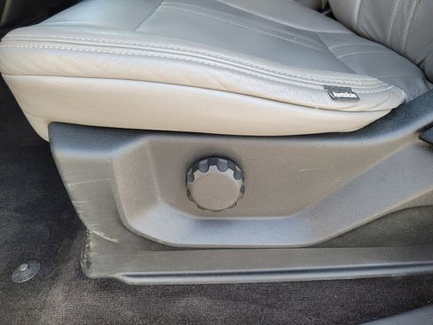 Used 2017 Ford F150 XLT AWD/4WD image 11