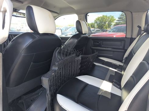Used 2019 RAM 1500 Express w/ Wheel & Sound Group AWD/4WD image 28