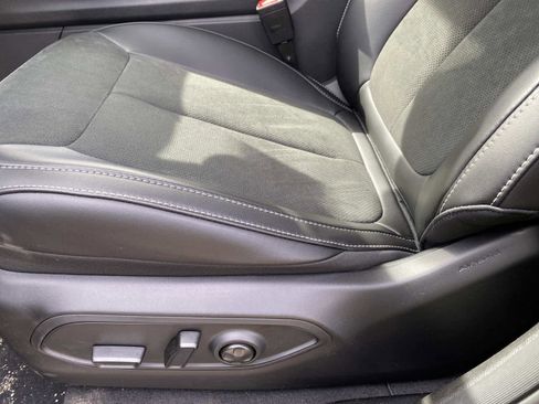 New 2026 Jeep Grand Cherokee Altitude image 10