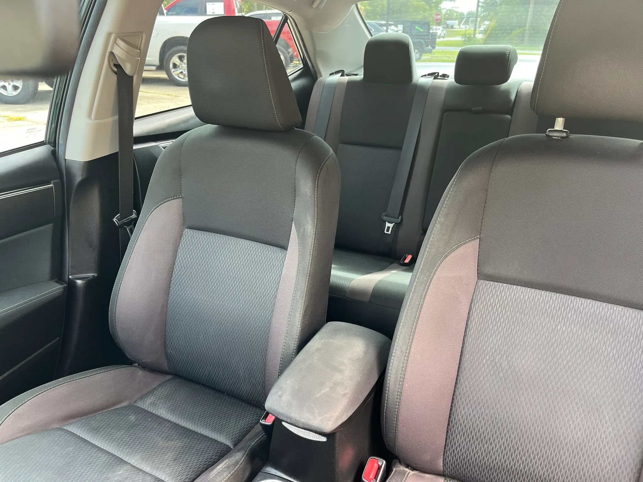 Used 2017 Toyota Corolla LE FWD image 11