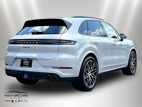 Used 2026 Porsche Cayenne AWD/4WD image 11