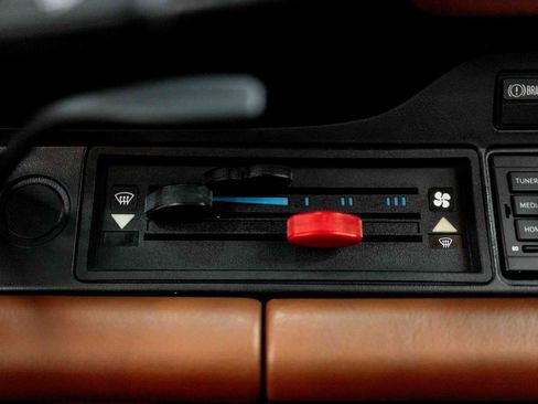 Used 1989 Porsche 911 Carrera RWD image 71