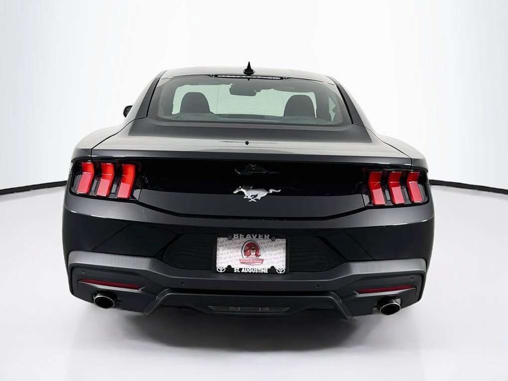 Used 2025 Ford Mustang Coupe RWD image 8