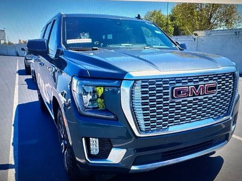 Used 2021 GMC Yukon XL Denali w/ Denali Ultimate Package AWD/4WD image 4