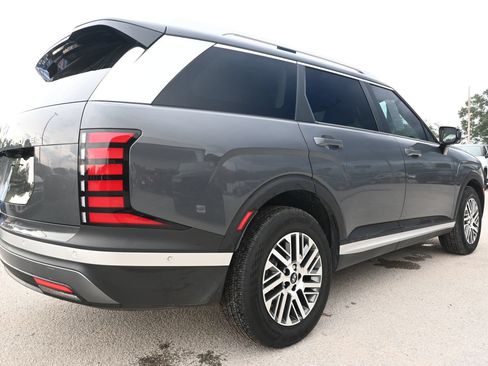 Used 2026 Hyundai Palisade SEL FWD image 2