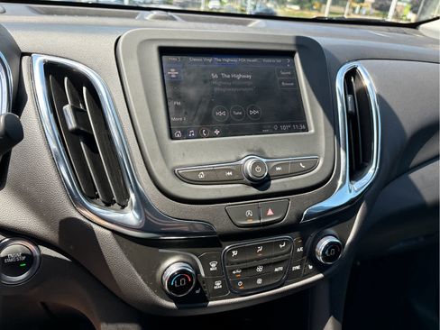 Certified 2024 Chevrolet Equinox LT FWD image 11