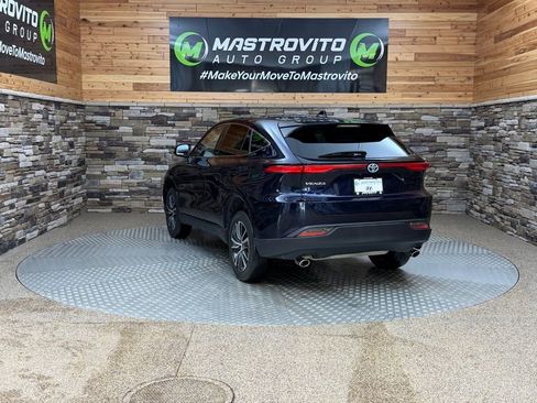 Used 2023 Toyota Venza LE AWD/4WD image 7