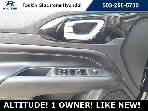 Used 2023 Jeep Compass Altitude w/ Sun and Sound Group image 10